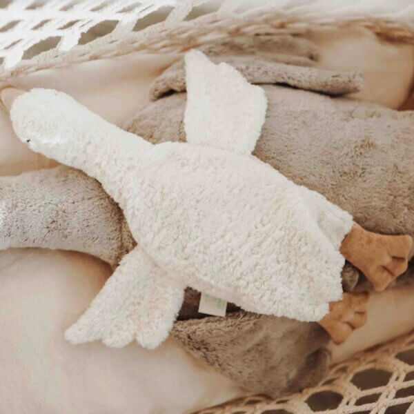Senger Naturwelt Organic Cotton Cuddly Goose with Heat/Cool Pack – White