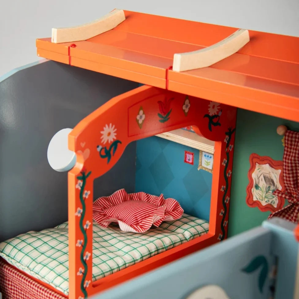 Moulin Roty Minouchkas – Baba Bear's Large Wooden Caravan