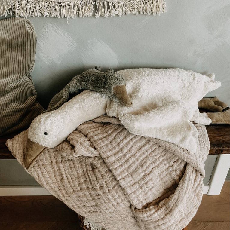 Senger Naturwelt Organic Cotton Cuddly Goose with Heat/Cool Pack – White