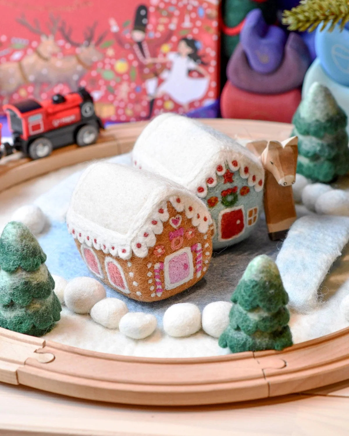 Tara Treasures Felt Gingerbread House