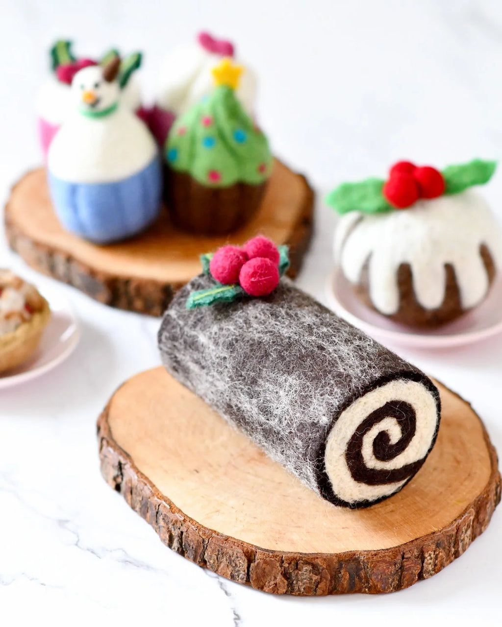 Tara Treasures - Felt Christmas Yule Log Cake